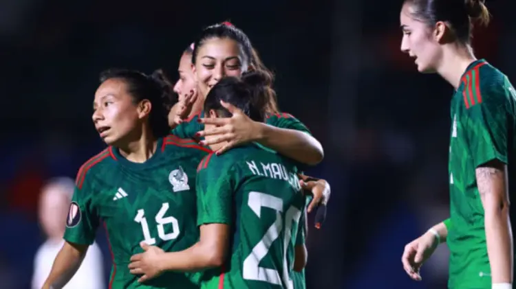 Selección Mexicana Femenil disputa los cuartos de final de la Copa Oro W (Foto: Especial/Expreso)