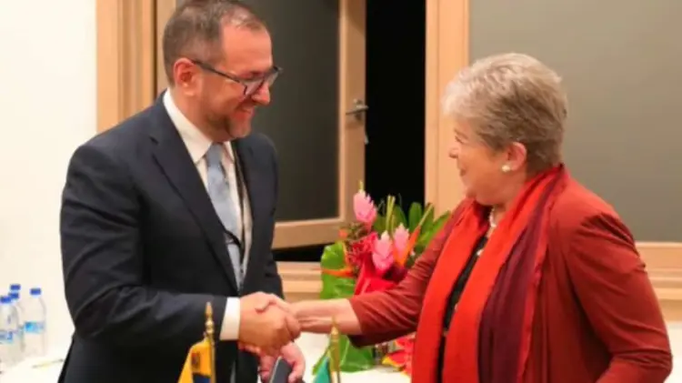 Firma de pacto de repatriación migratorio (Foto: Especial/Expreso)