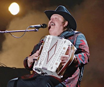 El Rey del Acordeón anuncia su retiro de los escenario con gira