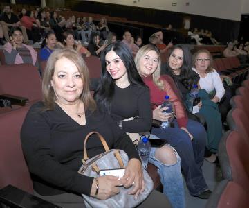 Buscaron al hombre de su vida en el Auditorio Cívico del Estado