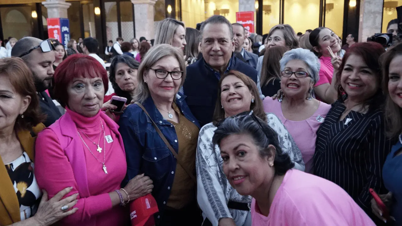 Se reúne Manlio Fabio Beltrones con mujeres cajemenses