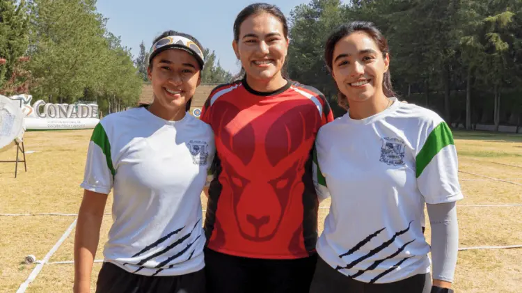 Ángela Ruiz (Izq.), Alejandra Valencia (centro) y Ana Paula Vázquez (Der.). (Foto: Cortesía)