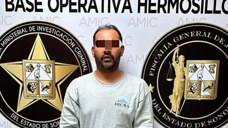 El sujeto fue detenido en la autopista Culiacán-Mazatlán KM 11. (Especial / EXPRESO)