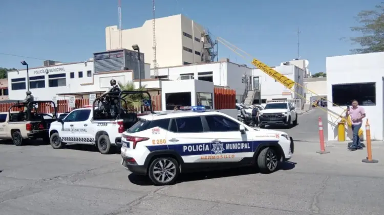 Los migrantes fueron llevados a la Comandancia Centro en Hermosillo. (Foto: Ramón Munguía/EXPRESO)