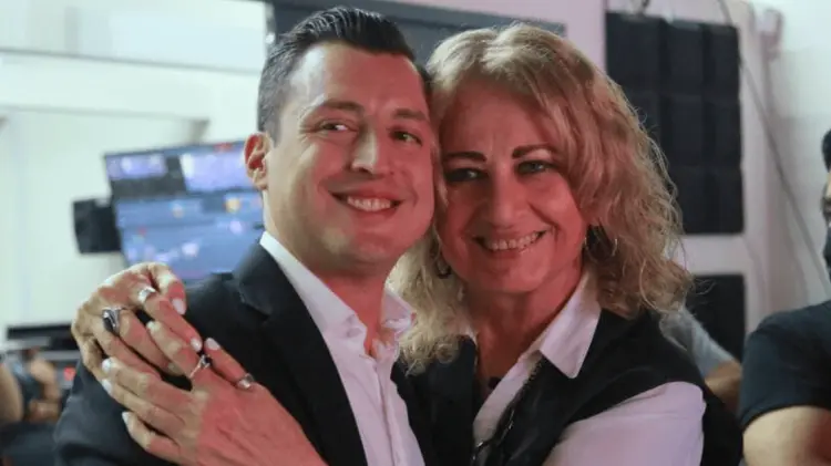 Hilda adoptó a Luis y su hermana, Mariana, cuando falleció Diana Laura. (Foto: FB/@colosioriojas)