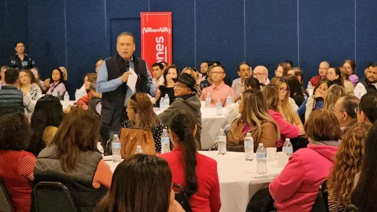 Manlio Fabio Beltrones se reunió con sociedad civil de Puerto Peñasco, Sonora. (Foto: Cortesía)