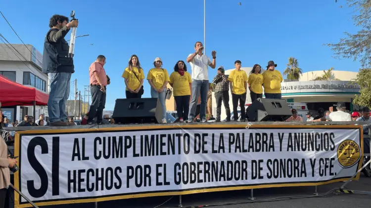 Ignacio Peinado, líder de la UUH, encabezó la marcha. (Foto: Sandra Solís/EXPRESO)