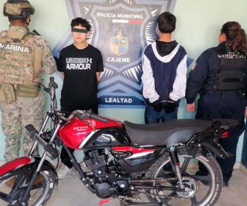 Detienen a jóvenes de 15 y 18 años de edad por robo de motocicleta