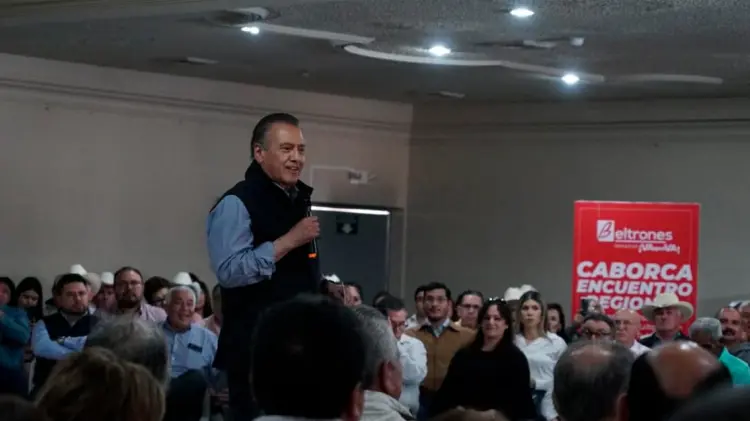 Al encuentro asistieron dirigentes del PRI, PAN y PRD. (Foto: cortesía)