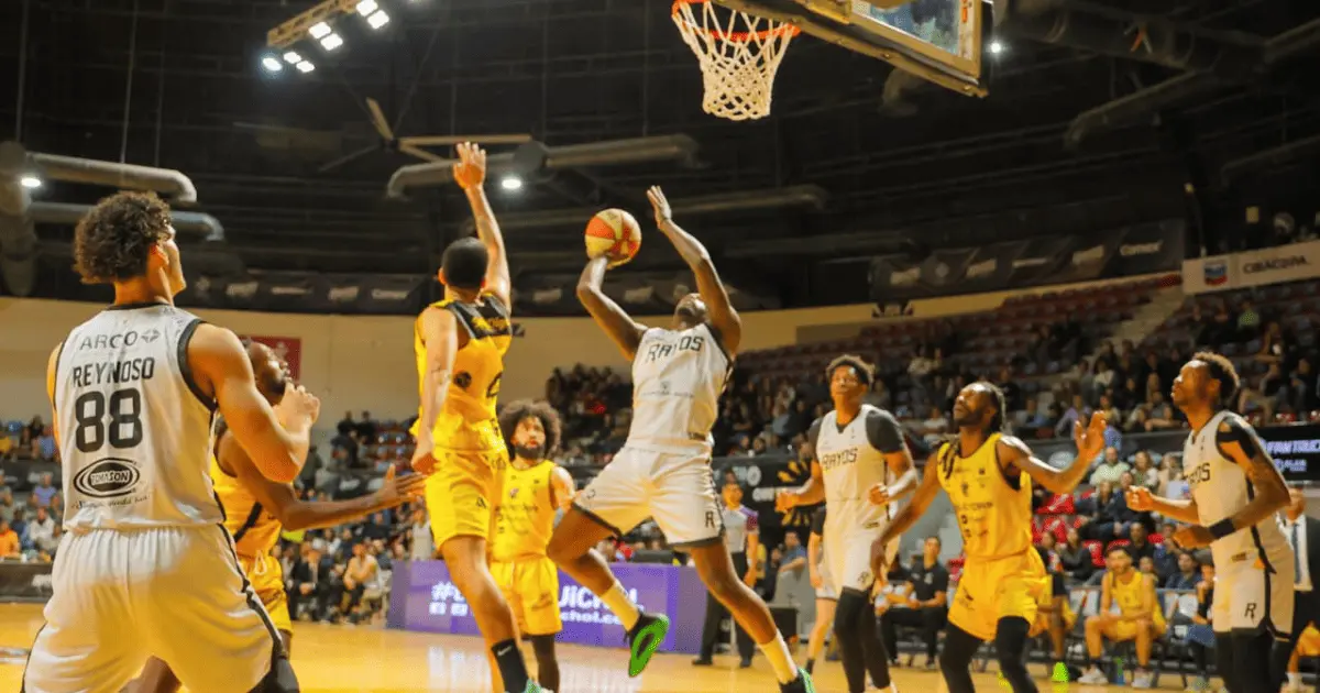 Rayos de Hermosillo alarga su invicto en casa; vence 87-81 a Caballeros
