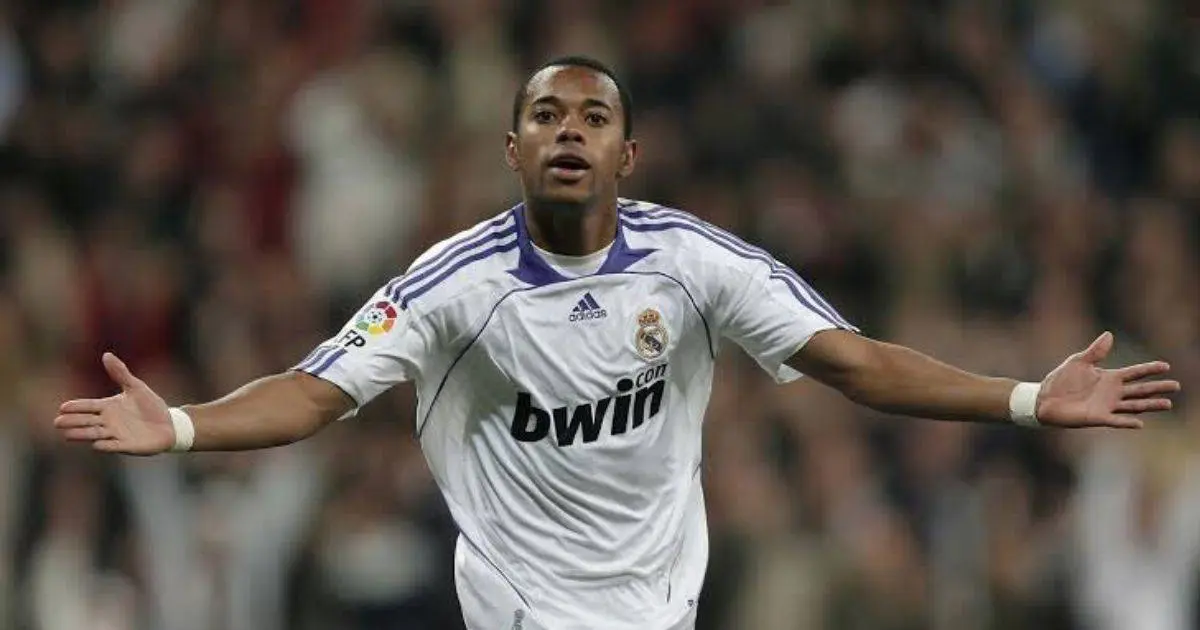 Robinho es sentenciado a prisión por violación de una joven en Italia