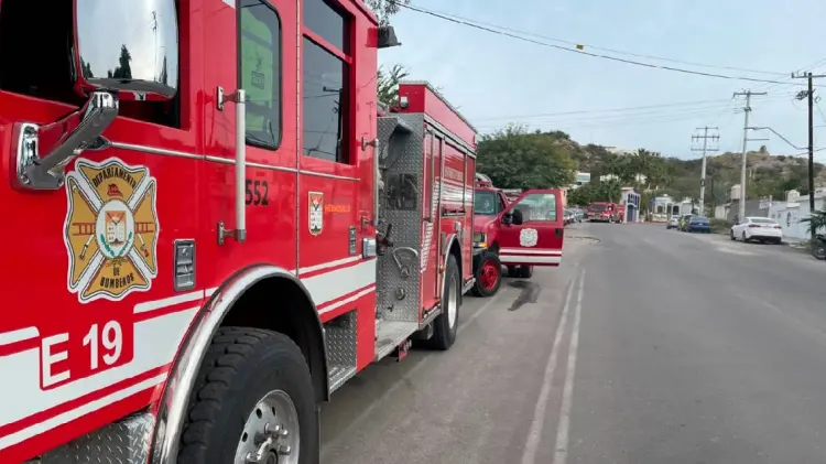 El incendio solo ocasionó daños materiales. (Especial / EXPRESO)