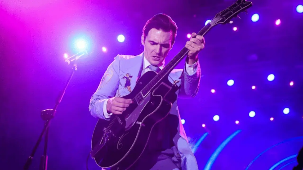 Drake Bell despide a su técnico de audio en pleno show