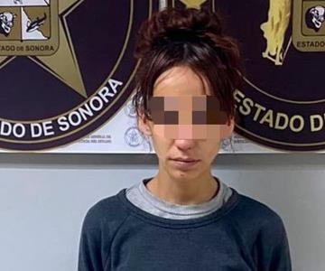 Detienen a mujer con más de 500 pastillas de fentanilo