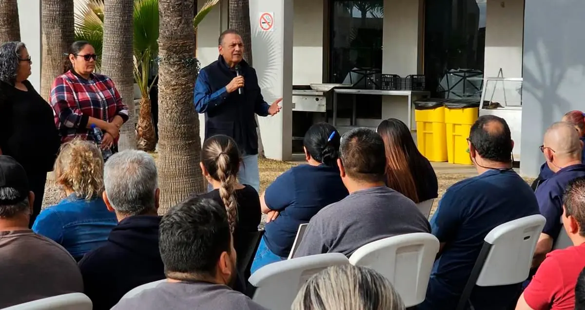Beltrones se compromete a mejorar condiciones laborales de trabajadores CTM