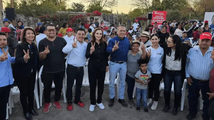 Los candidatos al Senado, Manlio Fabio Beltrones y Lilly Téllez, en Miguel Alemán. (Cortesía)