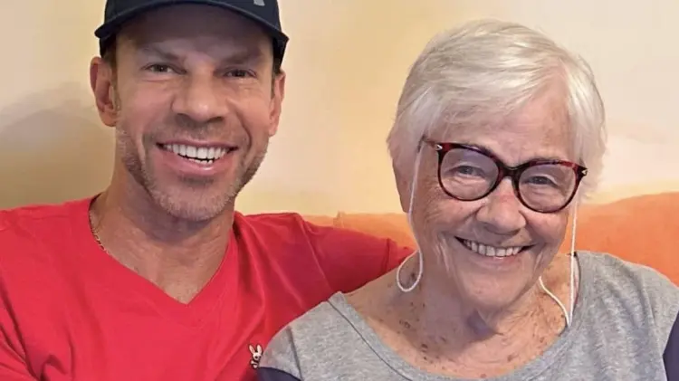Luis Alberto Álves Zague junto a su mamá, Cleide Gavranic. (Foto: Tomada de redes)