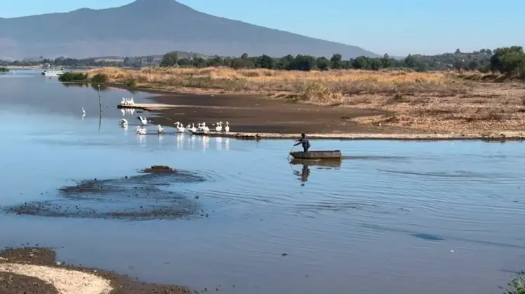 El saqueo de lagos es una práctica insostenible. (Especial / EXPRESO)