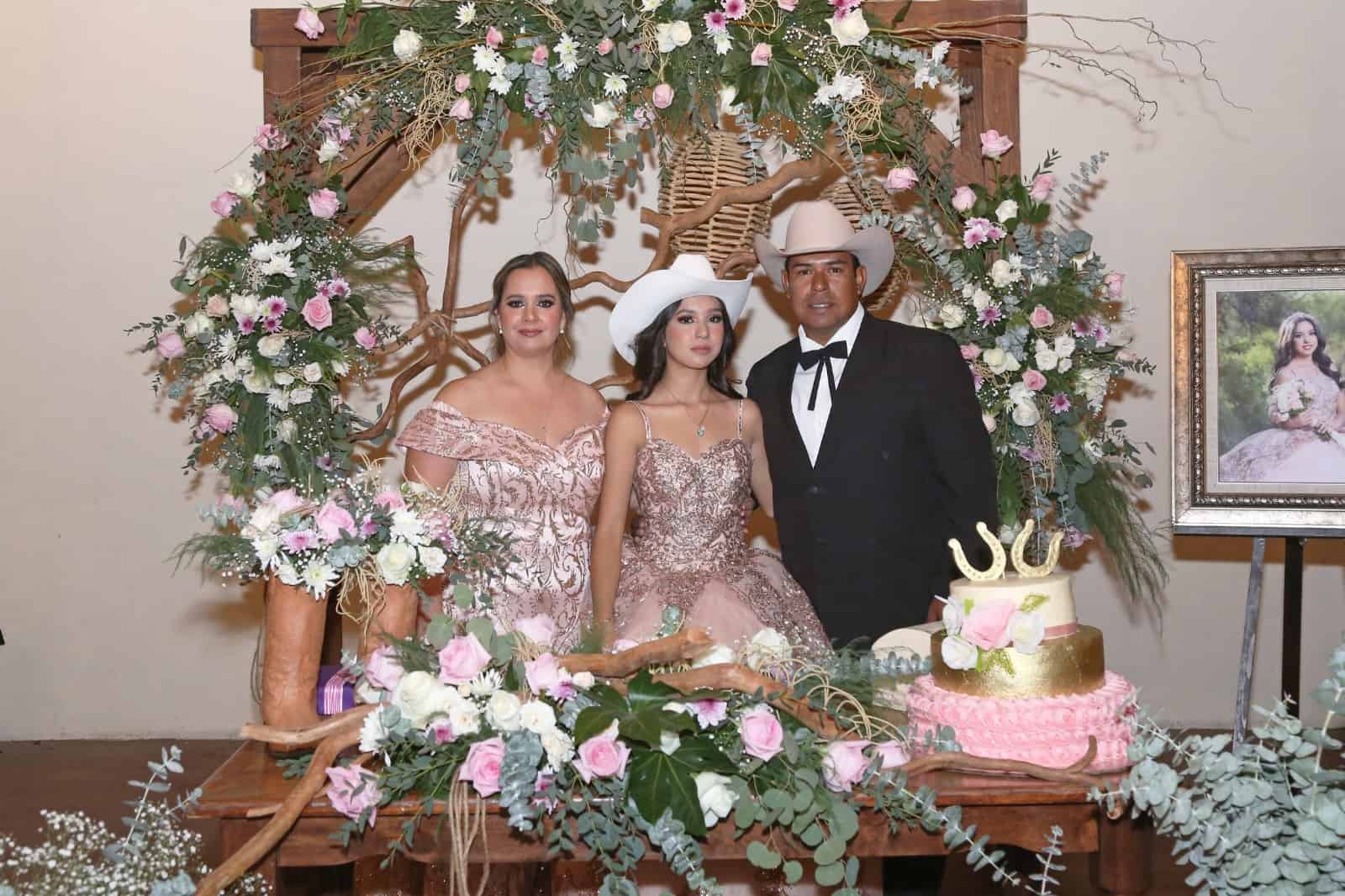 Luisa Fernanda festejó sus XV años