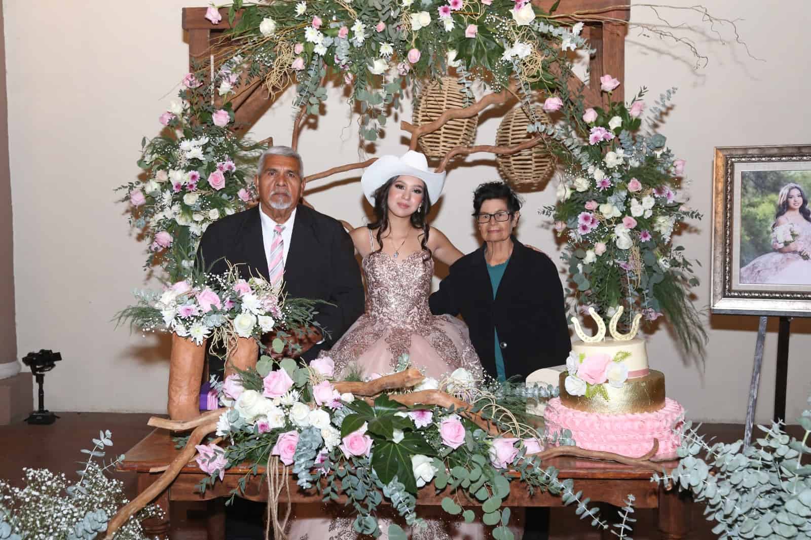 Luisa Fernanda festejó sus XV años