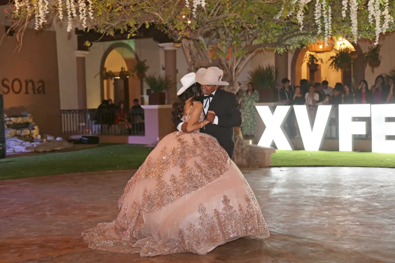 Luisa Fernanda festejó sus XV años