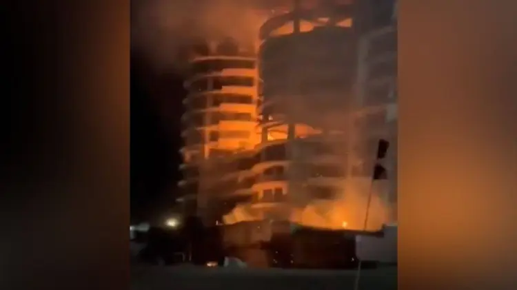 El incendio fue captado en varios videos que circulan en redes. (Foto: Captura de video)