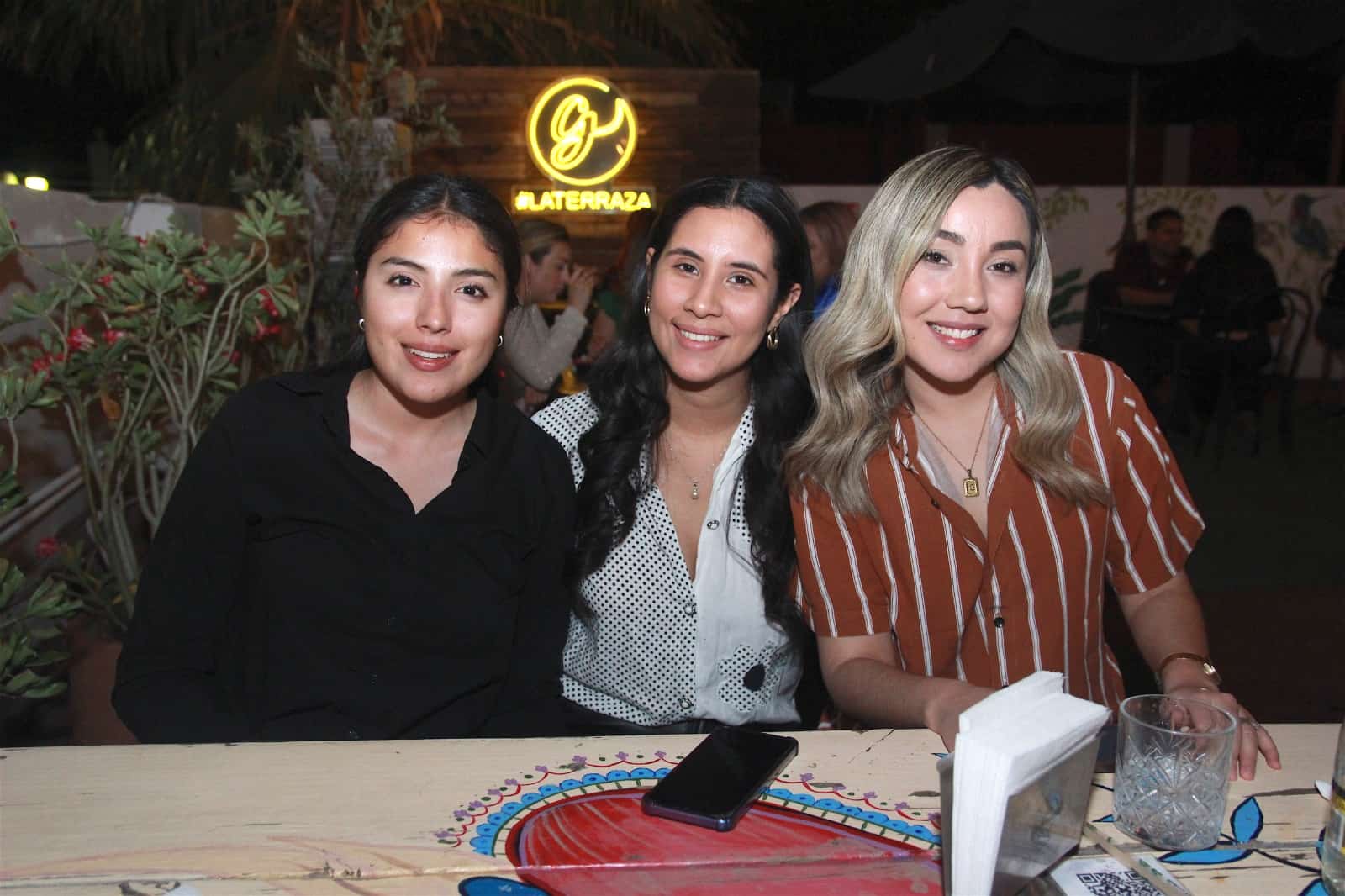 Gozan de una amena tarde en Café Garmendia