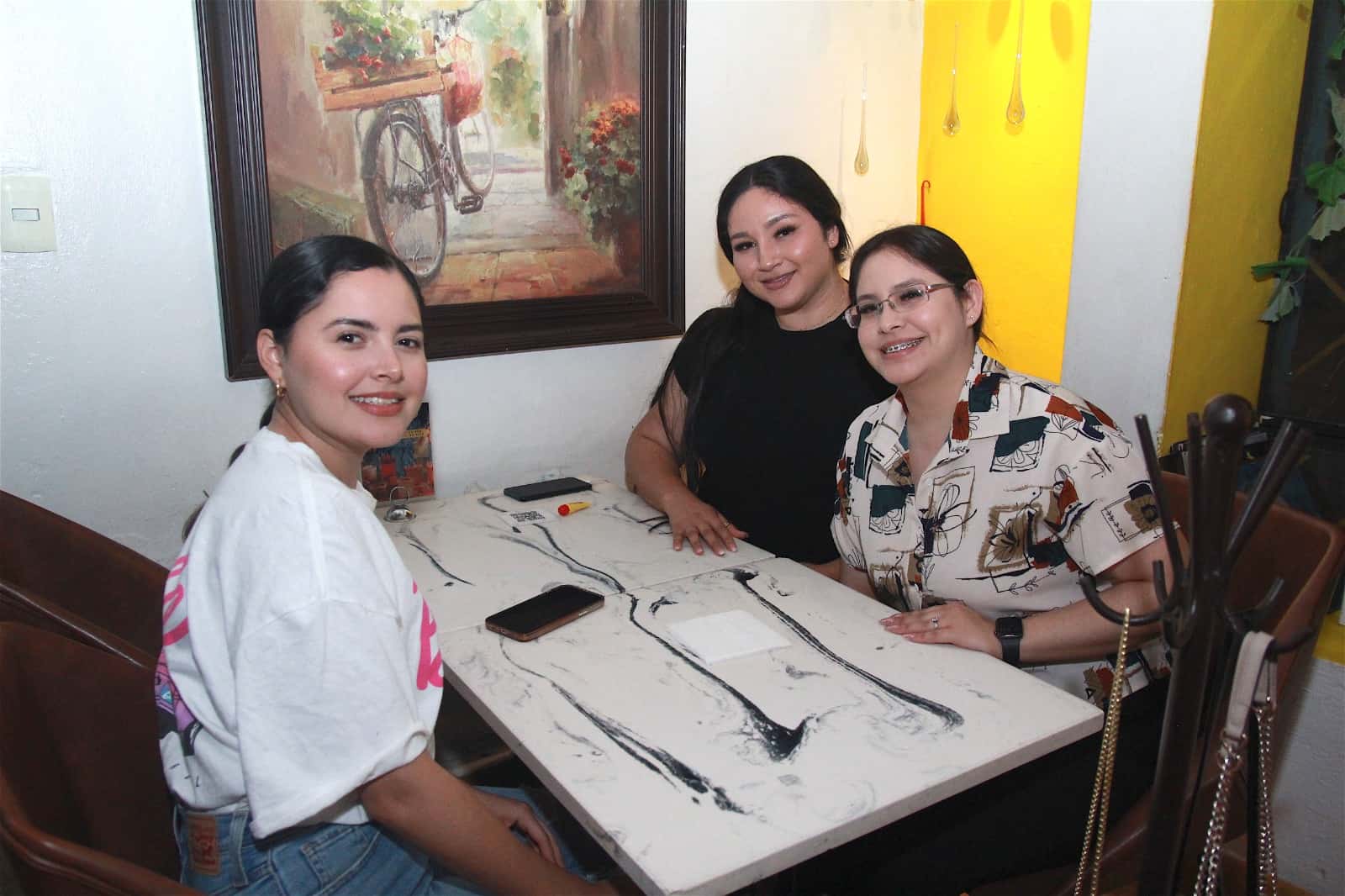 Gozan de una amena tarde en Café Garmendia
