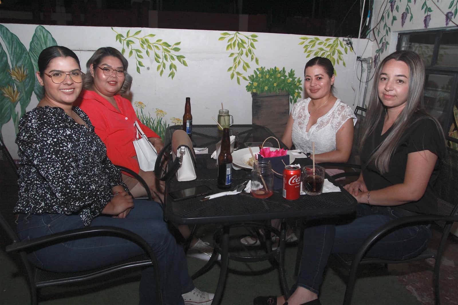 Gozan de una amena tarde en Café Garmendia