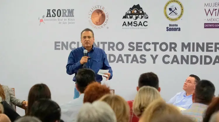 Beltrones en reunión con el sector minero. (Foto: Cortesía)