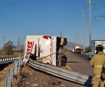 Volcamiento de camión deja saldo de un fallecido y 17 lesionados en Empalme