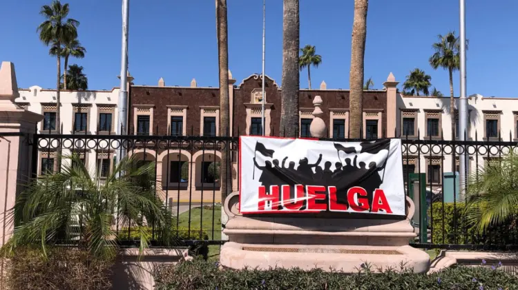 Ya van tres semanas desde el estallamiento de la huelga en la Unison. (Foto: Especial/EXPRESO)