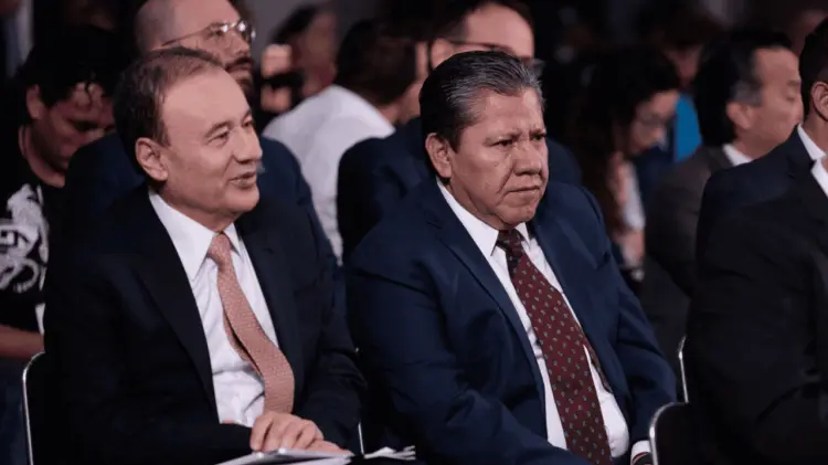 El gobernador Alfonso Durazo, asistió a la conferencia de prensa matutina de AMLO. (Foto: Especial).