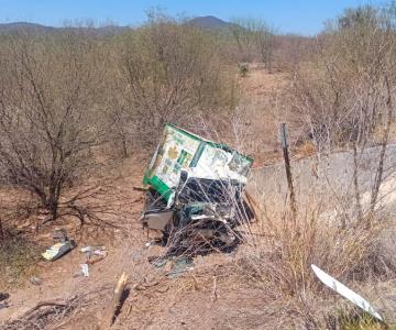 Fatal accidente automovilístico en carretera deja un muerto y un lesionado