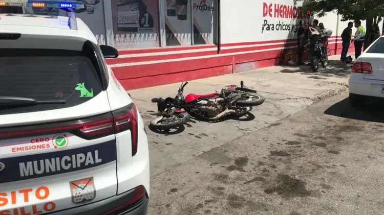 Agentes de la Policía Municipal acudieron como primeros respondientes. (Jesús Ballesteros/EXPRESO)
