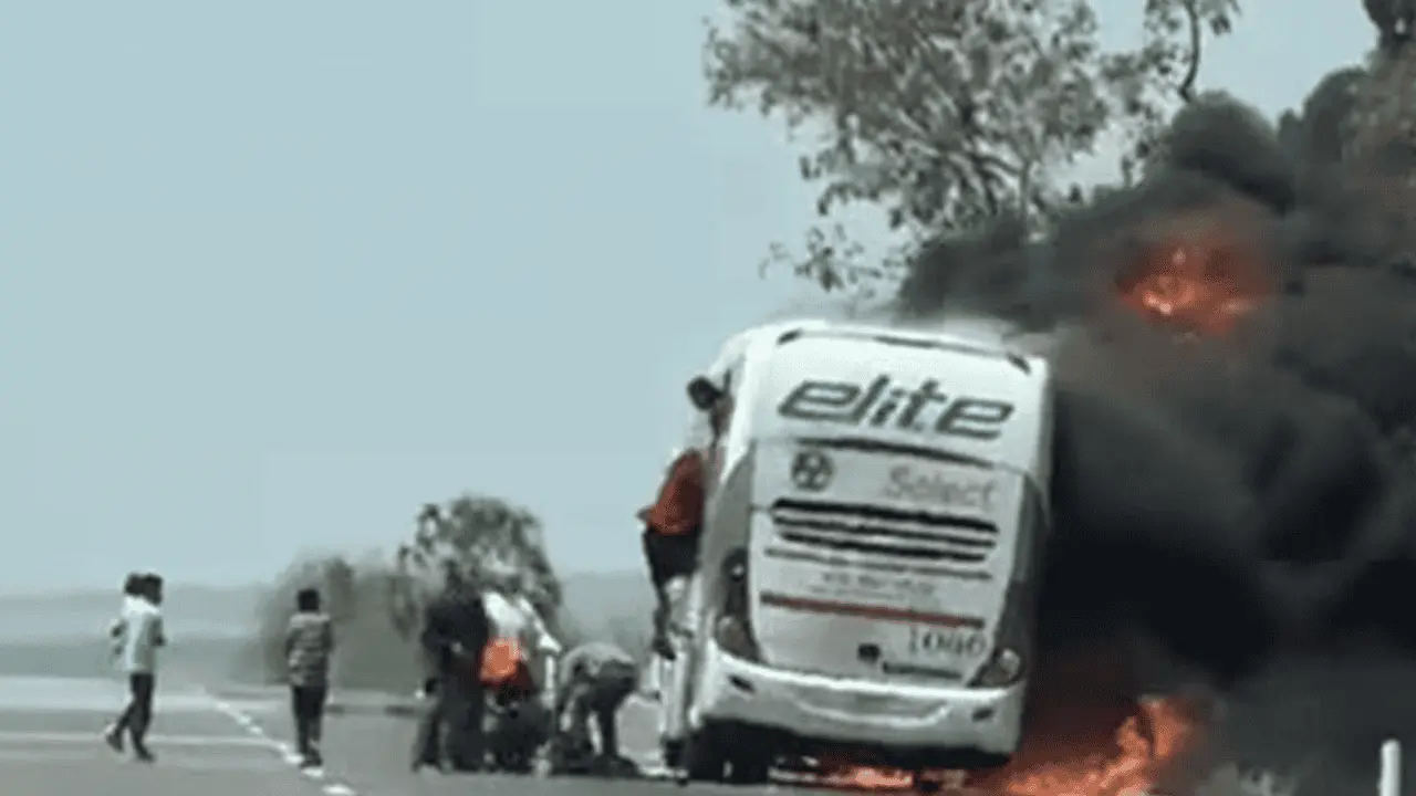 Identifican a lesionados y personas desaparecidas tras incendio de autobús