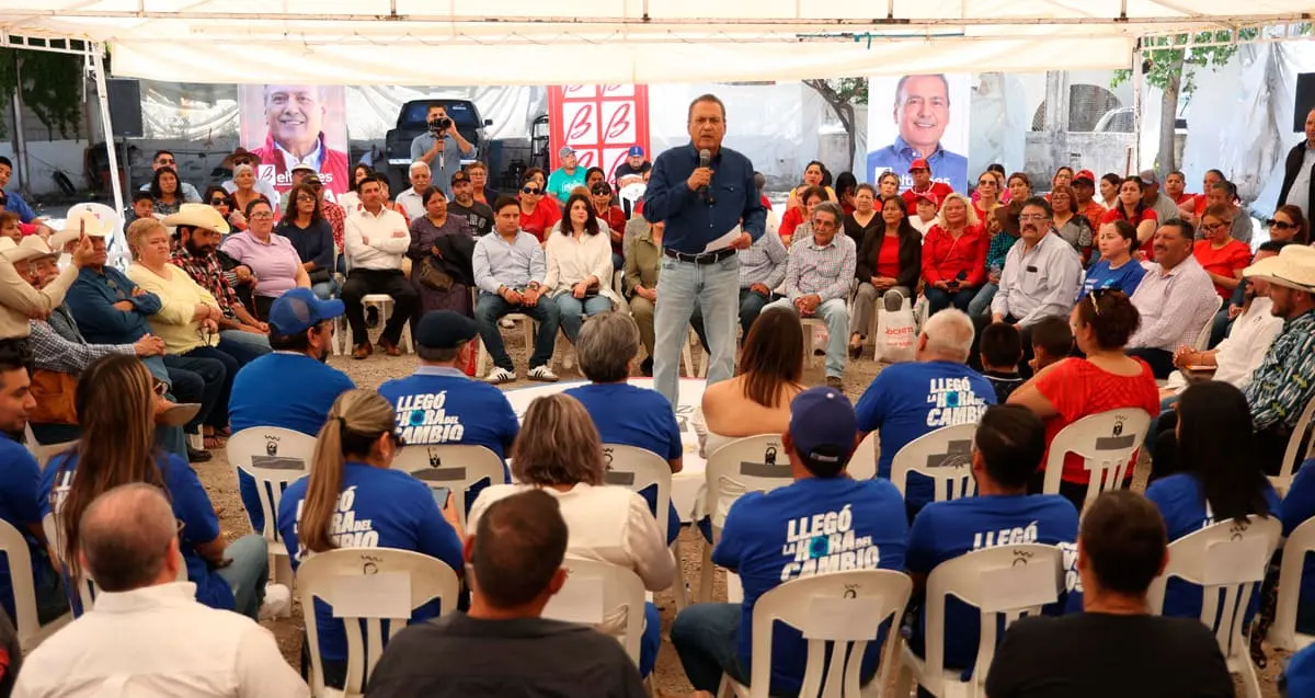 Beltrones reprueba falta de transparencia en construcción de vías del tren