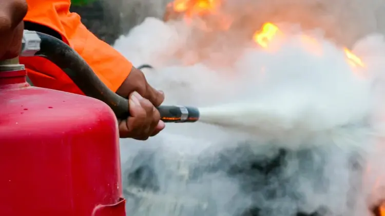 Elementos de los Bomberos acudieron como primeros respondientes. (Especial / EXPRESO)