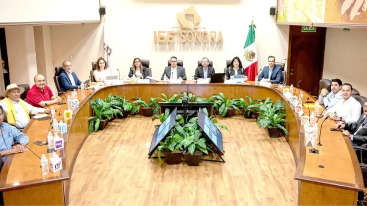 También se avalaron 176 fórmulas para diputaciones por Mayoría Relativa. (Foto: Especial/EXPRESO)