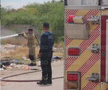 Bomberos sofocan dos incendios en la colonia Solidaridad