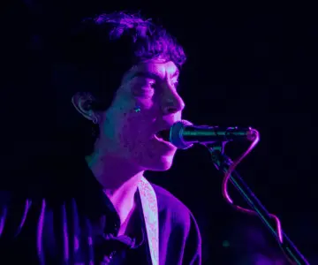 Ed Maverick se presenta de sorpresa en Hermosillo con un concierto íntimo