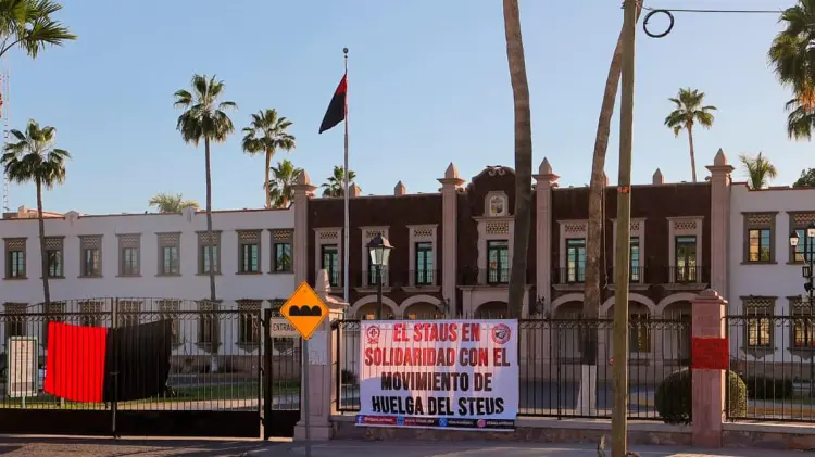 Van más de 3 semanas desde que inició la huelga en la Universidad de Sonora. (Foto: Especial/EXPRESO)