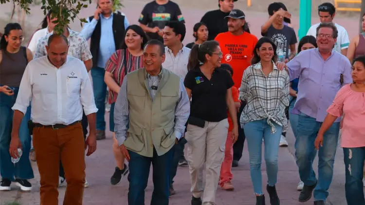 Beltrones en el recorrido por el parque con el colectivo Sauceda Pahuer. (Foto: Cortesía)
