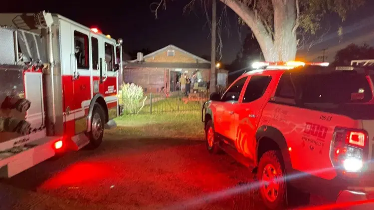 Elementos policiacos, Bomberos y de Protección Civil arribaron al lugar. (Foto: CEPC Sonora)