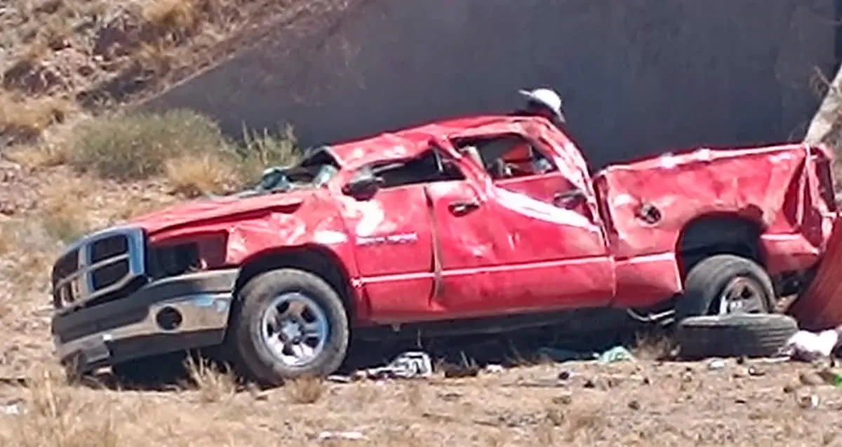 Volcamiento de automóvil en carretera Hermosillo-Guaymas deja una muerta