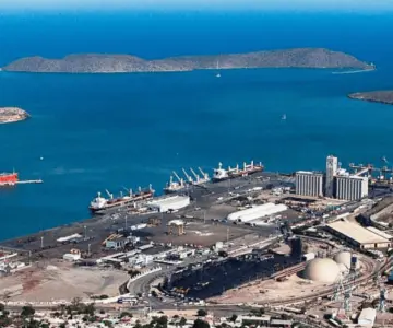 Crece tráfico internacional de petróleo en Puerto de Guaymas