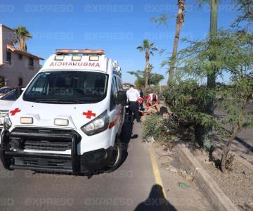 Camioneta embiste a joven en la colonia Puerta Real