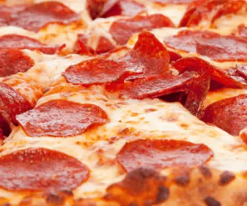 Retiran cajas de pizza en Walmart por alérgeno mortal