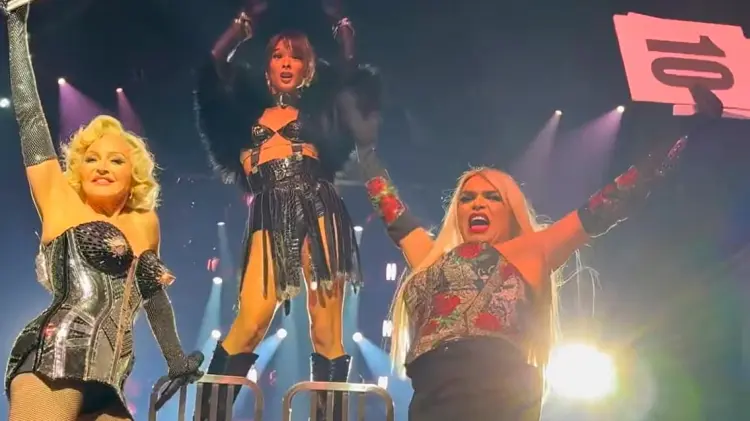 Wendy Guevara y Madonna en el concierto. (Especial / EXPRESO)