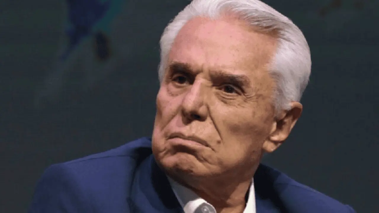 Tunden a Enrique Guzmán por comentarios contra Apolo
